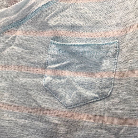 Aeropostale v-neck - Picture 3 of 3